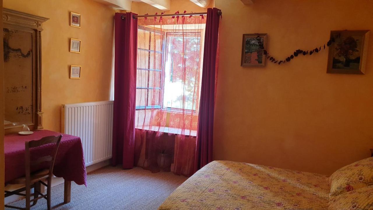 La Maison Pres Du Ruisseau Chambre Jaune Fenioux  Exterior foto